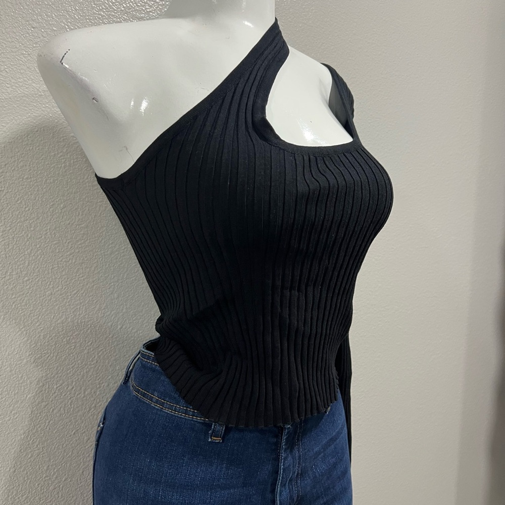 Black One-Shoulder Ribbed Top - Picture 2 of 2